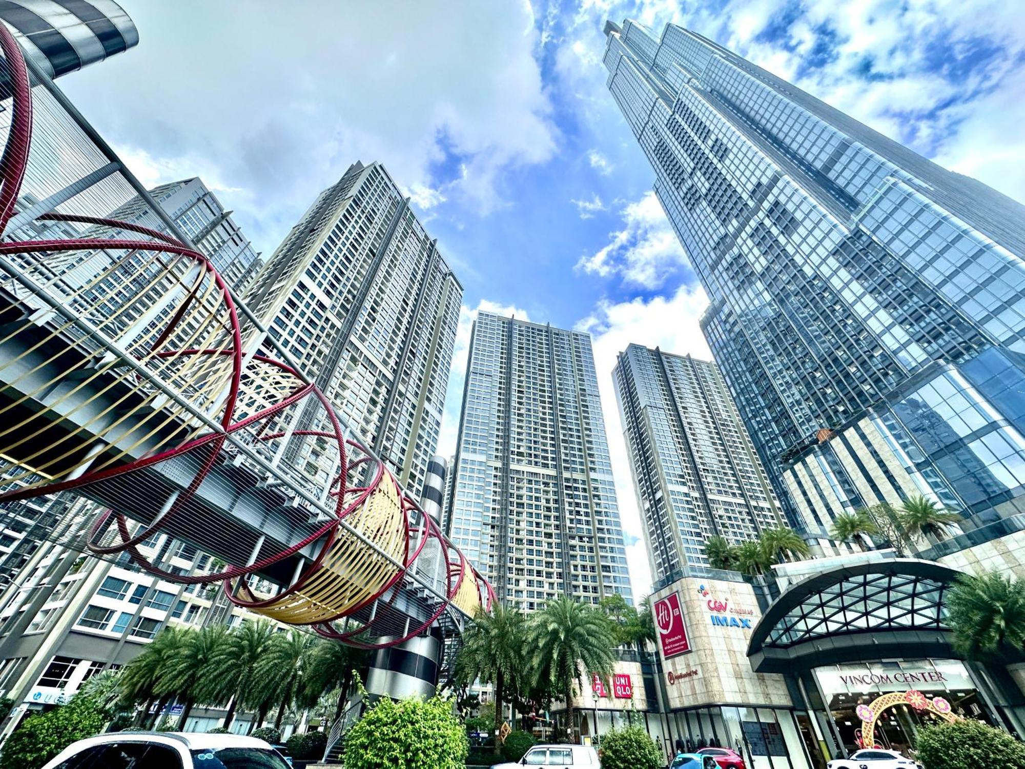 Chalton Suites - Landmark 81 Area, Ice Rink & Grand Park Ho Chi Minh City Exterior photo