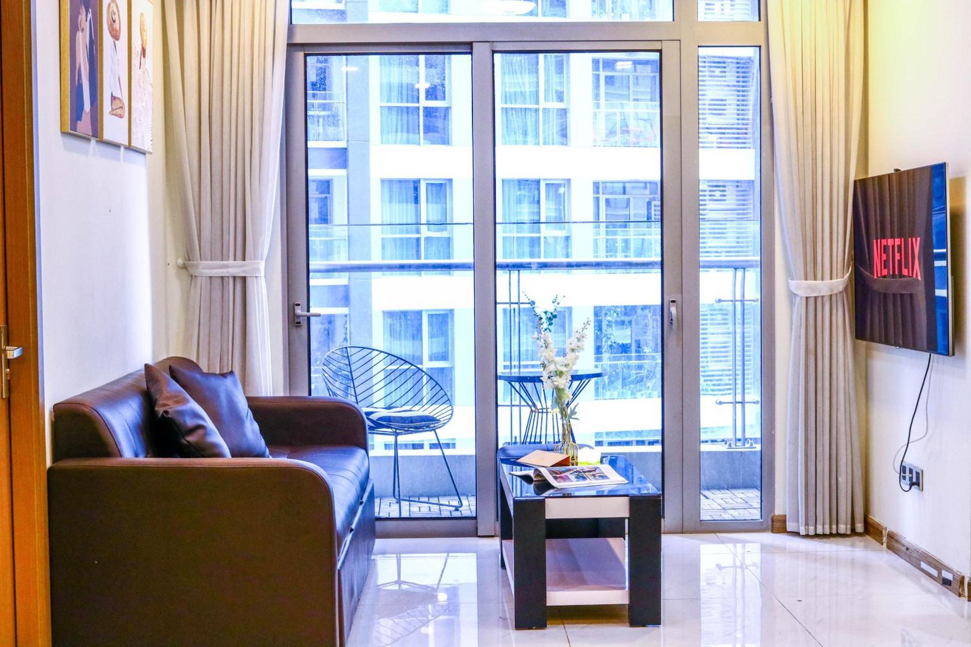 Chalton Suites - Landmark 81 Area, Ice Rink & Grand Park Ho Chi Minh City Exterior photo